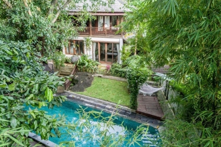 Tropical 4 bedroom villa in Canggu with river view