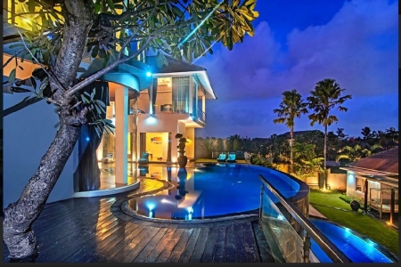 Luxury 6 bedroom villa in Canggu