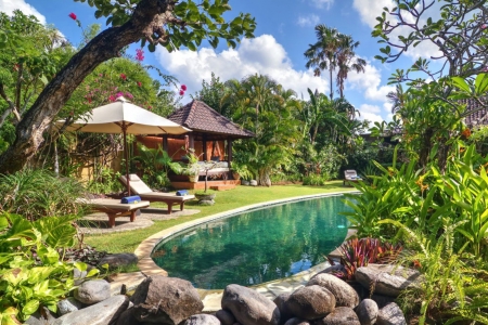 Classic Bali style 3 bedroom villa on prime location Seminyak