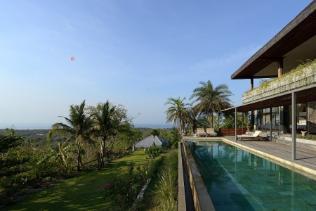 6 bedroom ocean-view villa in Pecatu, Uluwatu
