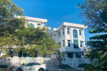 Семейная вилла на 4 спальни в тихом районе Нячанга