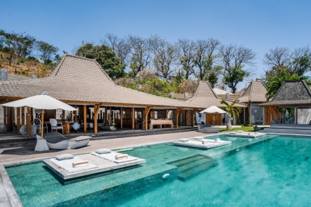 Потрясающая 4 спальная Joglo Estate на северном Бали, Ловина