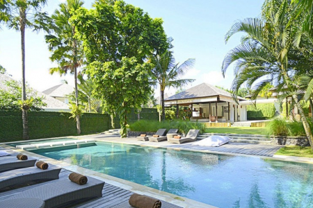 Classic Contemporary 5 BR Villa in Canggu