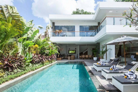 Beautiful 4 BR villa near Finns Beach Club, Canggu