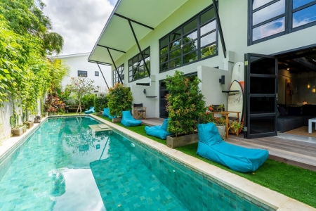 Apartment with a pool in a condominium, the center of Canggu