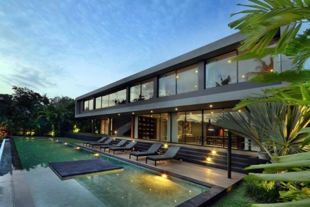Minimalist 5 bedroom villa in Pererenan, Canggu