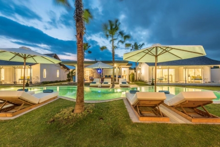 9 bedroom villa with azure pool, Umalas