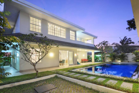 Современная 3 спальная вилла c офисом в Умаласе