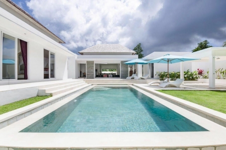 Белоснежная вилла на 3 спальни, Букит