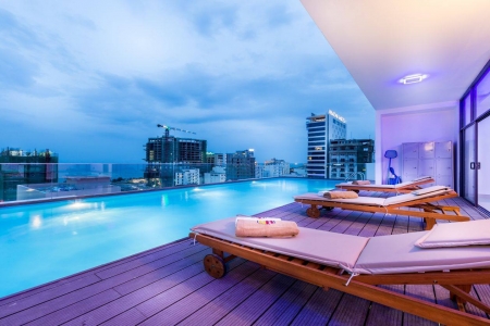 1 bedroom apartment with sea views and pool, Da Nang
