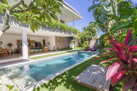 Spacious 3 bedroom villa in the center of Seminyak