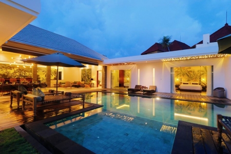 Тропическая 4 спальная вилла с лазурным бассейном, Семиньяк