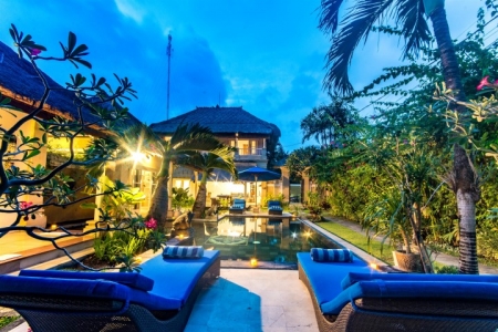 Красочная 3 спальная вилла в самом центре Семиньяка