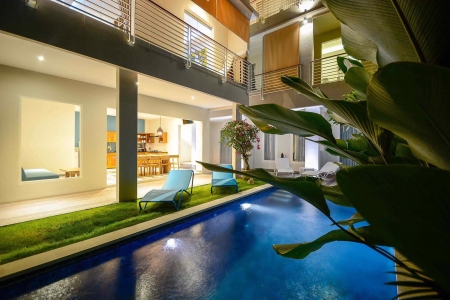 Стильная 1 спальная дизайнерская студия в Керобокане