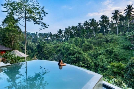 3 bedroom joglo villa with river views, Ubud
