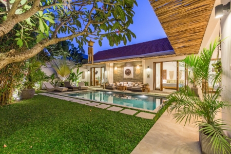 Идеальная 4 спальная вилла с частным бассейном и тропическим садом, Семиньяк