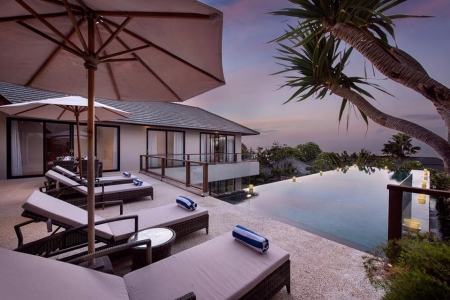 4 bedroom villa on Pandava cliff overlooking the ocean