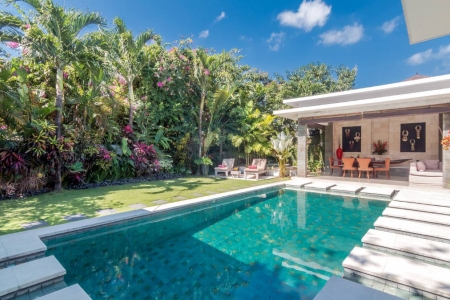 3 bedroom luxury villa with jacuzzi and pool, Seminyak