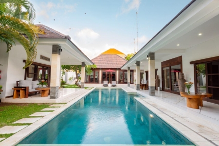 Красивая вилла на 4 спальни с тропическим садом и частным бассейном, Чангу