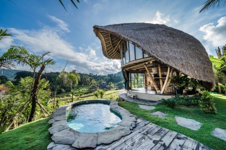 Удивительная 1 спальная бамбуковая вилла с видом на вулкан, Чандидаса (Сидемен)