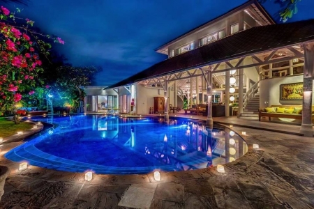 Просторная 6 спальная вилла с большим бассейном, Семиньяк