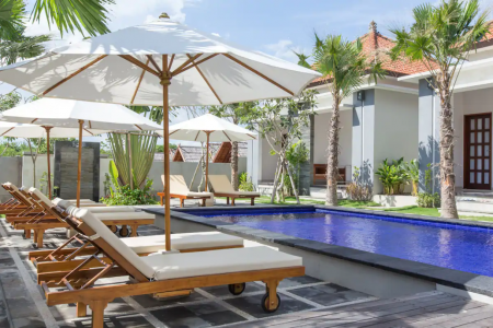 1 bedroom house in a private complex with a swimming pool, Bukit