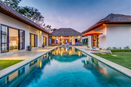 Удивительная вилла на 4 спальни в Унгасане, Букит