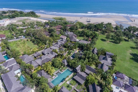 Authentic 5 bedroom traditional style villa, next to La Laguna beach, Seminyak