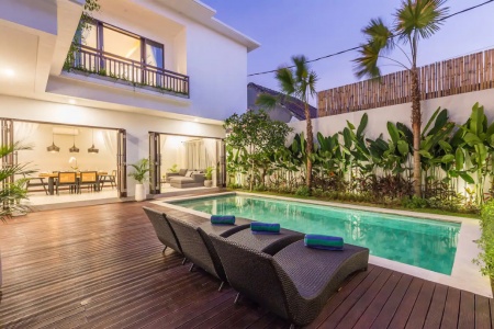 Абсолютно новая 3 спальная вилла в центре Семиньяка