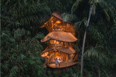 Amazing 2 bedroom bamboo house overlooking the jungle, Ubud