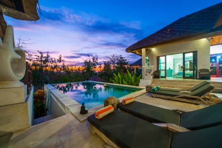 Cozy 3 bedroom villa with pool in Bukit