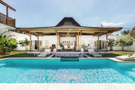 Stylish 5 bedroom villa with a pool for a large company in Seminyak