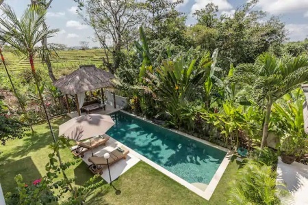 4 bedroom villa with private pool near the beach, Canggu