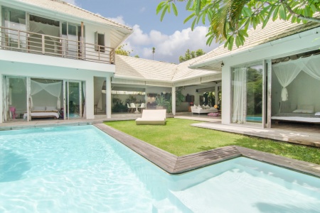 Светлая 3 спальная вилла с бассейном, Керобокан