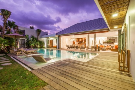 Brand new 5 bedroom villa in the prestigious area of Berawa, Canggu