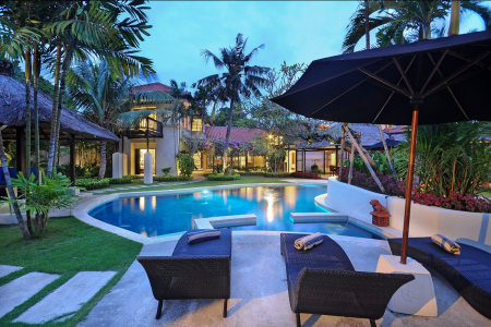 5 bedroom luxury villa in a cozy location of Seminyak