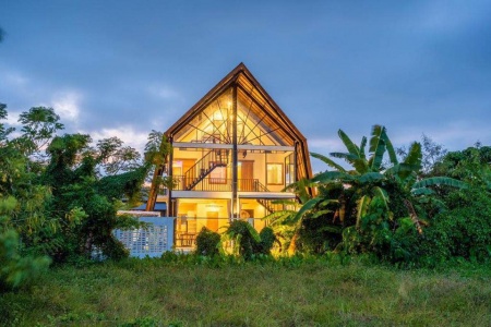 Unusual 4 bedroom brand new villa in Pererenan, Canggu