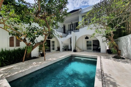 Вилла на 3 спальни в греческом стиле с бассейном, Чангу