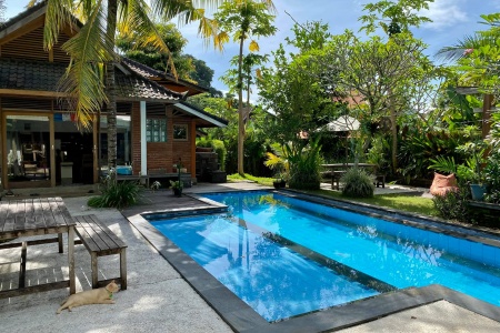 Family house with 4 bedrooms and pool in Ubud
