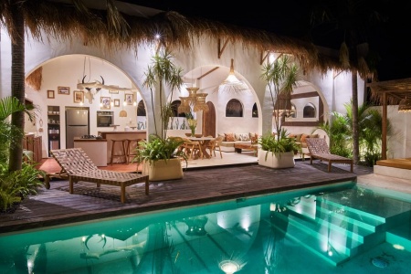 3 спальная дизайнерская вилла с частным бассейно в Умаласе