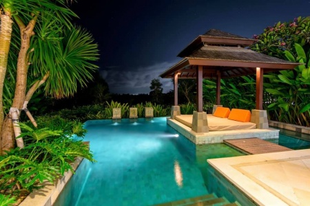 Уютная 3 спальная вилла с бассейном в Джимбаране