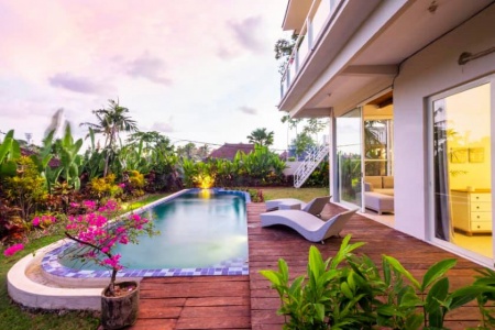 Tropical 4 bedroom pool villa in Canggu