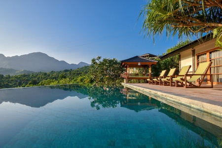 Вилла с 3 спальнями и лазурным бассейном на склоне Сумберкима