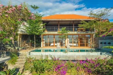 Прекрасная 3 спальная вилла с зеленым, цветущим садом на Сумберкима