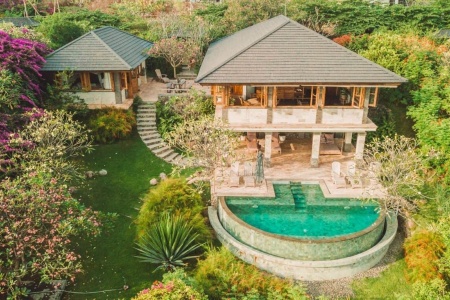 Цветущая 3 спальная вилла с бассейном и видом на море, Сумберкима