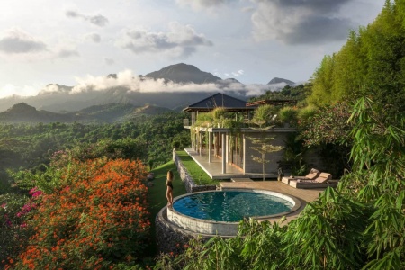 Fabulously beautiful 2 bedroom villa with a pool and sea views, Sumberkima