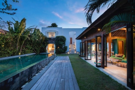 Incredible, modern 4 bedroom pool villa, Seminyak