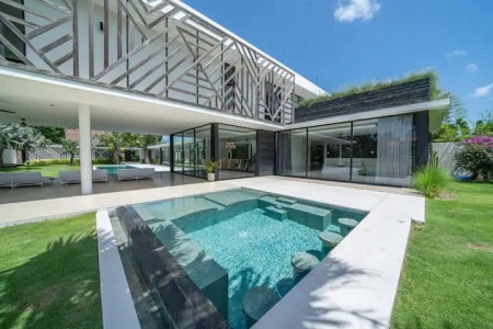 Brand new 5 bedroom villa with pool, Canggu
