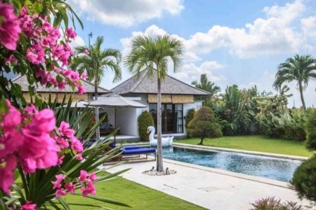 3BR частная вилла с цветущим садом и бассейном в Чангу