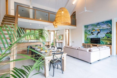 Необычная вилла на 5 спален в Чангу с бассейном